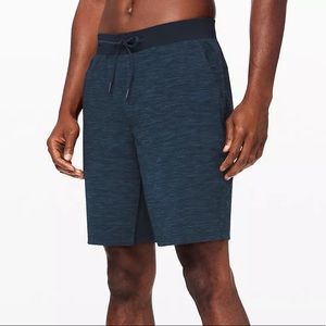 Lululemon men’s T.H.E. Short 9” NWT Large